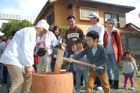 餅つき0418
